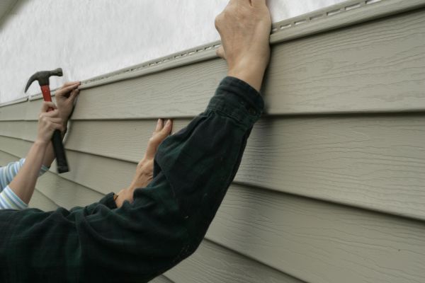 Cost of Insulated Siding Installation in Topeka