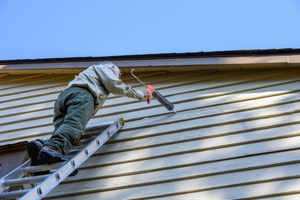 Cost of Vinyl Siding Caulk Repair in Topeka