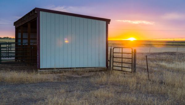Cost of Pole Building Siding Service in Topeka